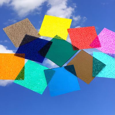 Хорошая цена. 2440 мм Цветная поликарбонатная бриллиантовая плитка 2,5 мм-10 мм безопасная ультрафиолетоустойчивая доска онлайн