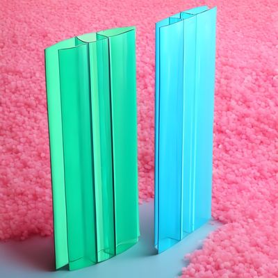 Хорошая цена. Устойчивый к ударам поликарбонат H соединитель / поликарбонат экструдированные пластиковые профили онлайн