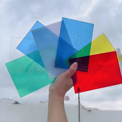 Хорошая цена. 4 * 8 футов цветные твердые поликарбонатные крышные плитки для крыши для естественного света и энергоэффективности онлайн