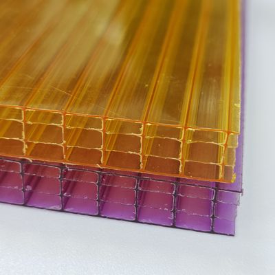 Хорошая цена. Ультрафиолетовая защита Энергоэффективность Окрашенный четырехслойный поликарбонатный полый лист для небоскребов и теплиц онлайн