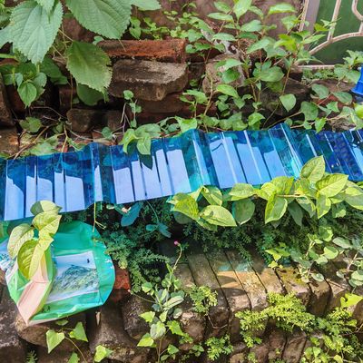 Гофрированный поликарбонатный лист синего цвета толщиной от 0,8 мм до 2,8 мм для кровли и навесов, устойчивый к атмосферным воздействиям