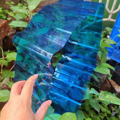 Синий поликарбонат из гофрированного пластика, устойчивый к ударам и легкий для улучшения функциональности и дизайна