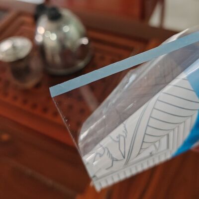 Пластик 1.8 мм 2.8 мм 3.8 мм 5.8 мм 6.8 мм 8.8 мм 9.8 мм Поликарбонатный лист, прозрачная пластиковая панель, сочетающая высокую оптическую прозрачность и механическую прочность для защитных и охранных барьеров