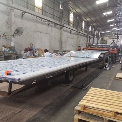 Китайский производитель пластиковых листов из поликарбоната, изготовленных по технологии автоматической экструзии, обеспечивающей стабильность и надежность работы