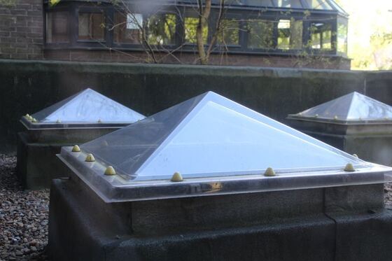 Customized Transparent Polycarbonate Pyramic Skylight Dome, Easy to Install & Transport, Custom Sizes Available, Long Lasting Roof Light Cover